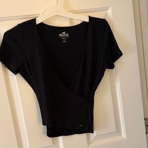 Hollister Women's Black Deep V-Neck Crop Top